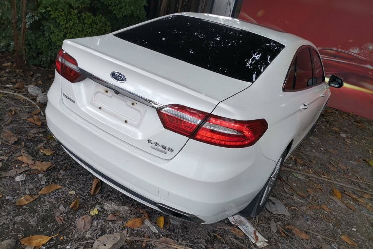 Used Ford Taurus 2015 EcoBoost 245 Fashion Edition Rear Right 45 Deg