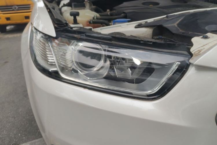 Used Ford Taurus 2015 EcoBoost 245 Fashion Edition Right Front Headlight