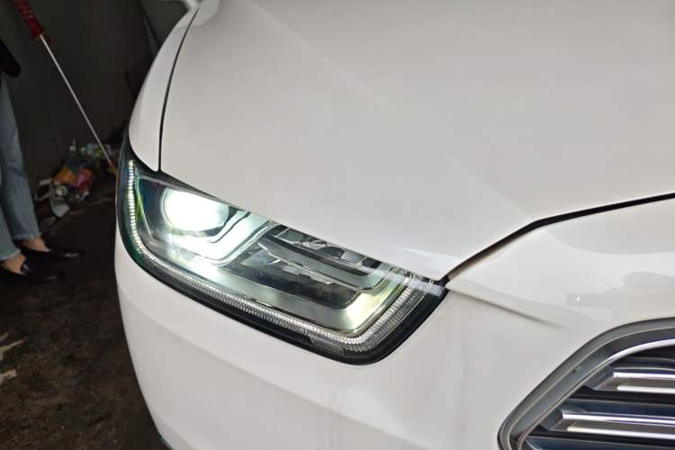 Used Ford Taurus 2015 EcoBoost 245 Luxury Model Right Front Headlight