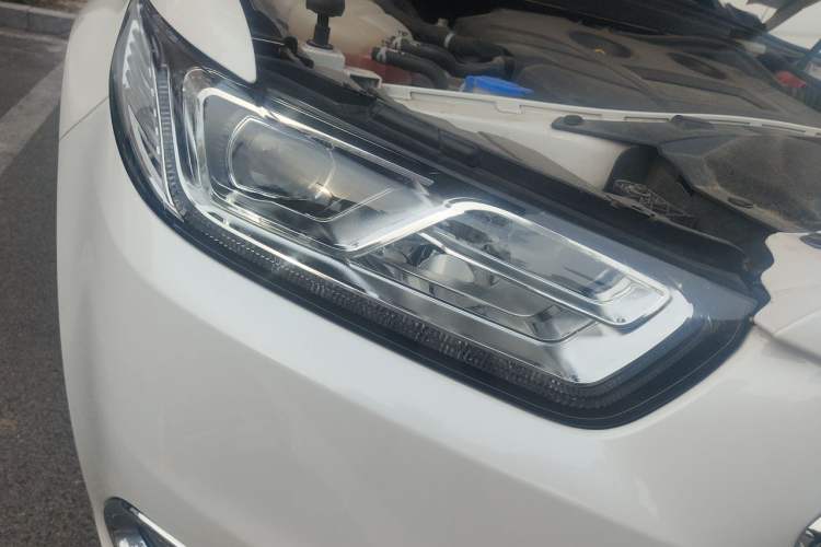 Used Ford Taurus 2015 EcoBoost 245 Fashion Edition Right Front Headlight