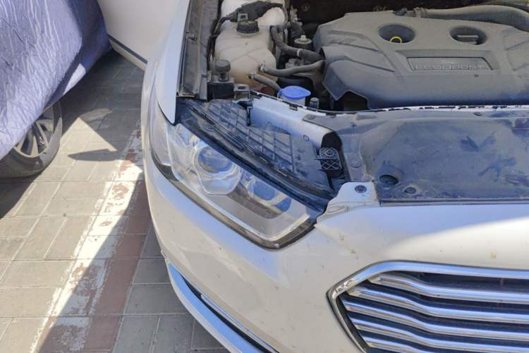 Used Ford Taurus 2015 EcoBoost 245 Fashion Edition Right Front Headlight