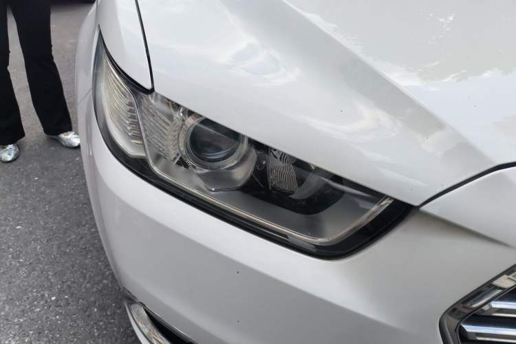 Used Ford Taurus 2015 EcoBoost 245 Fashion Edition Right Front Headlight