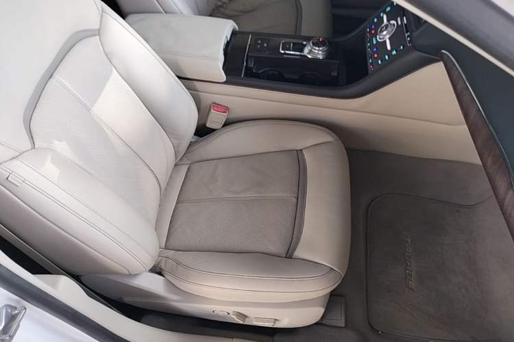 Used Ford Taurus 2015 EcoBoost 325 V6 Flagship Model Right Front Seat