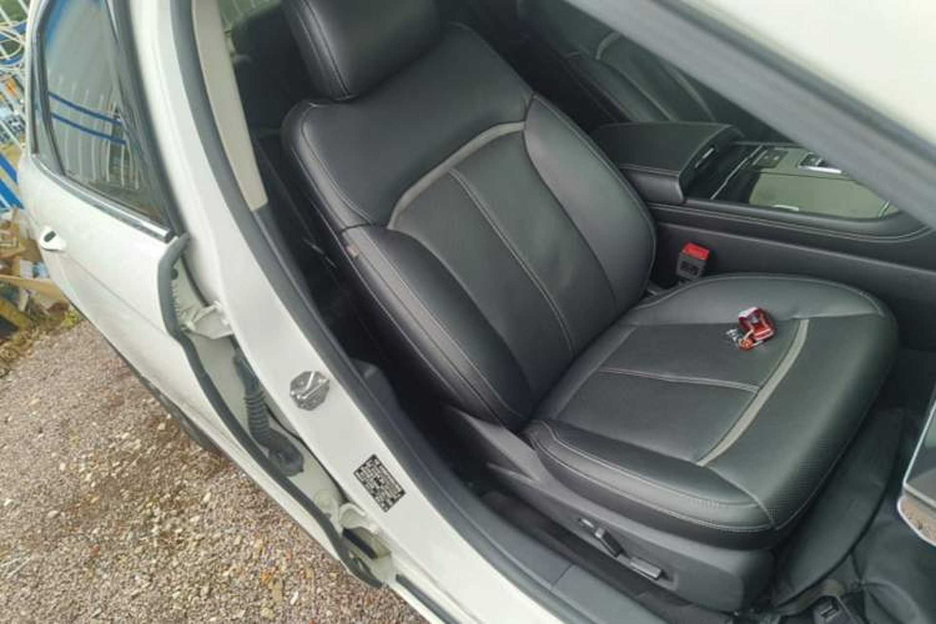 Used Ford Taurus 2015 EcoBoost 245 Luxury Model Right Front Seat