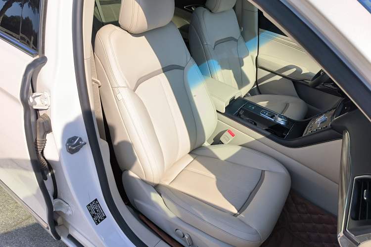 Used Ford Taurus 2015 EcoBoost 245 Luxury Model Right Front Seat