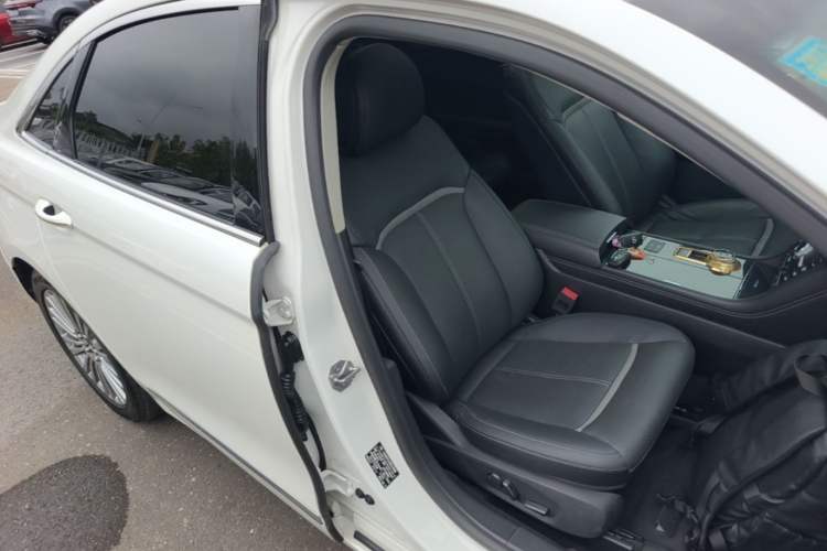 Used Ford Taurus 2015 EcoBoost 245 Luxury Model Right Front Seat