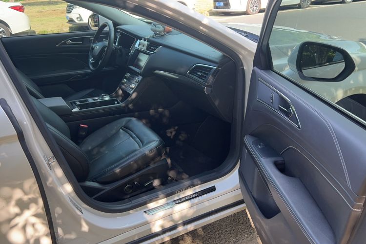 Used Ford Taurus 2015 EcoBoost 245 Fashion Edition Right Front Seat