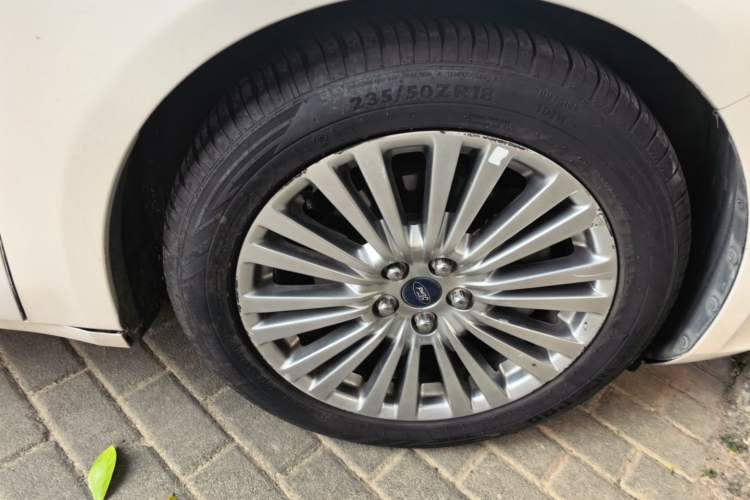 Used Ford Taurus 2015 EcoBoost 245 Luxury Model Right Front Wheel Hub
