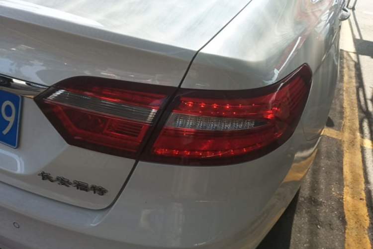 Used Ford Taurus 2015 EcoBoost 245 Fashion Edition Right Rear Taillight