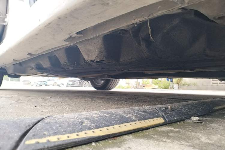 Used Ford Taurus 2015 EcoBoost 245 Luxury Model Right Side Sill