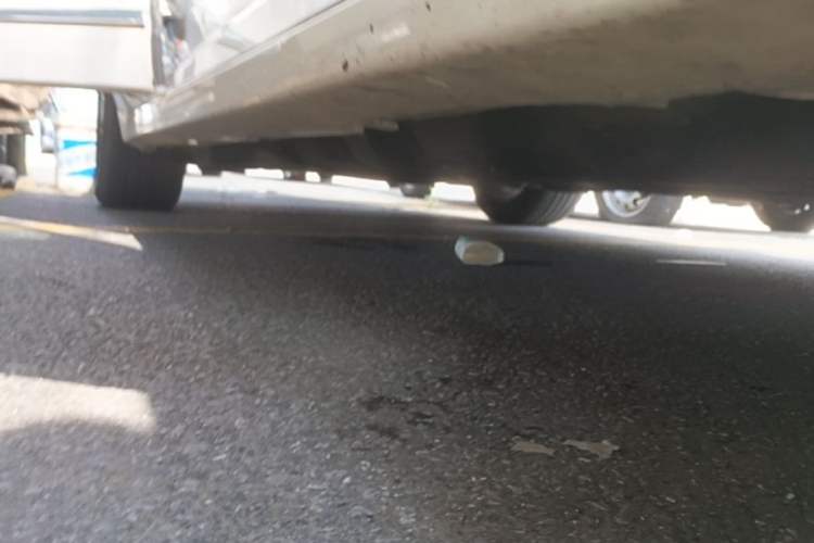 Used Ford Taurus 2015 EcoBoost 245 Fashion Edition Right Side Sill
