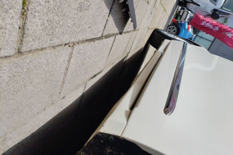Used Ford Taurus 2015 EcoBoost 245 Fashion Edition Right Side Sill