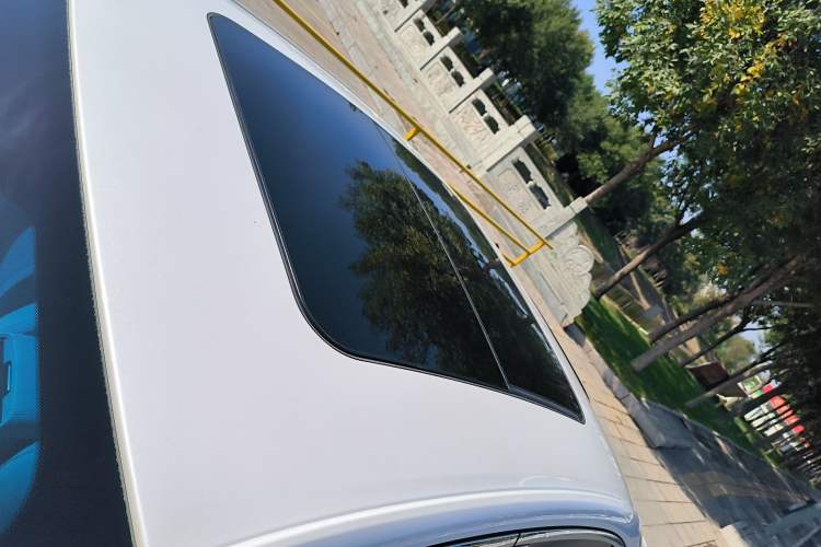 Used Ford Taurus 2015 EcoBoost 245 Luxury Model Roof