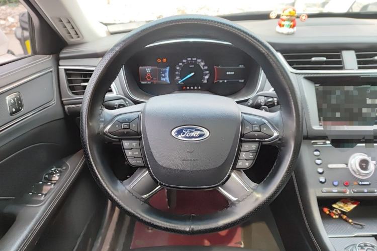 Used Ford Taurus 2015 EcoBoost 245 Luxury Model Steering Wheel