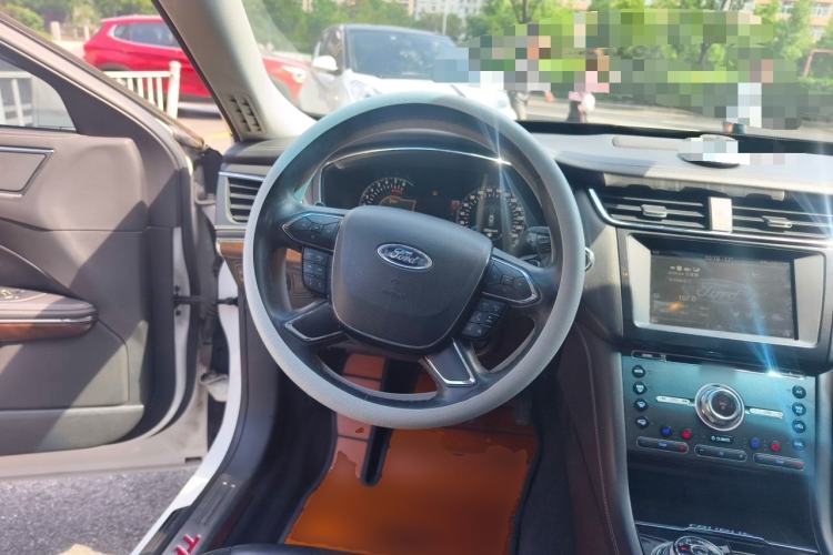 Used Ford Taurus 2015 EcoBoost 245 Ultimate Model Steering Wheel