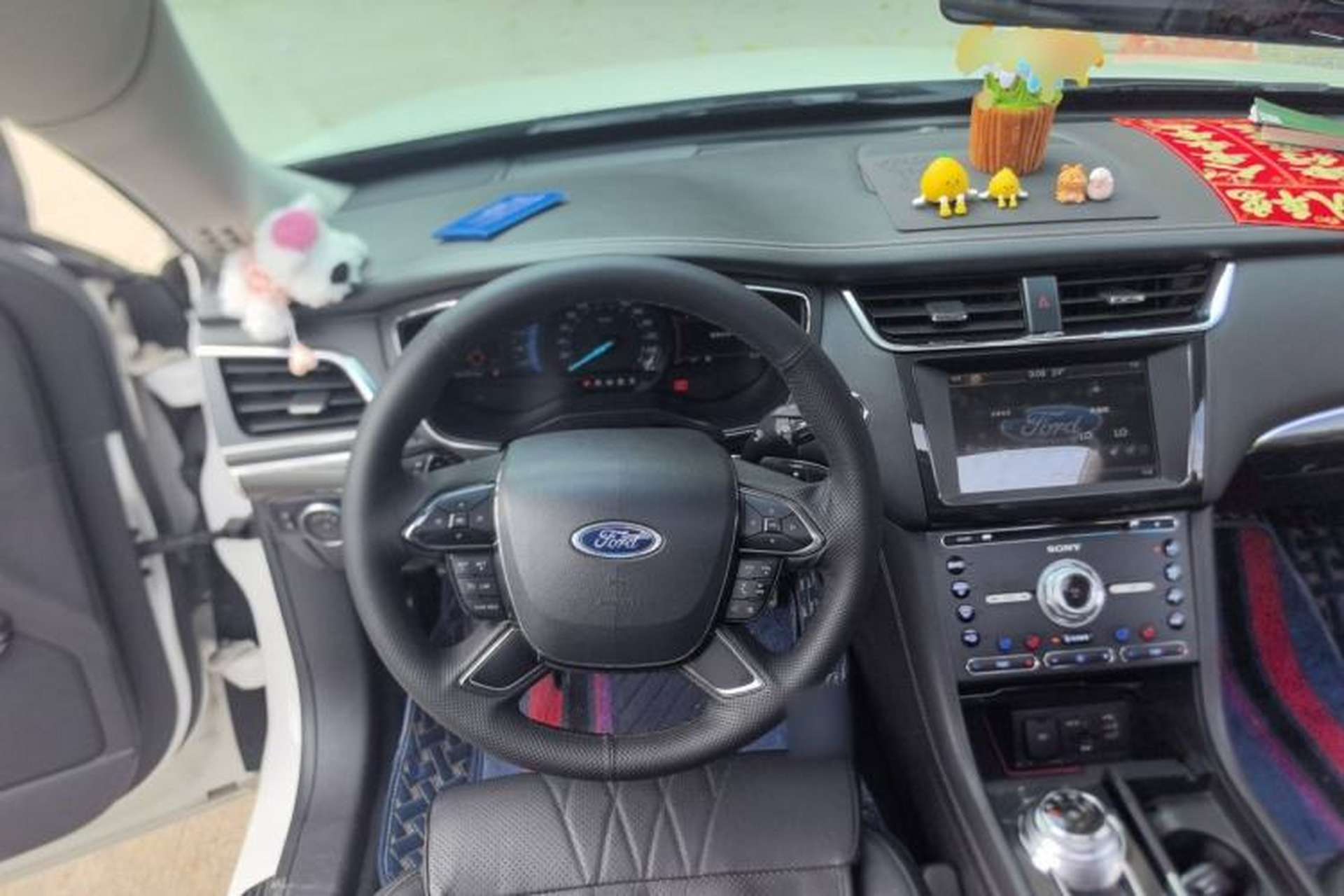 Used Ford Taurus 2015 EcoBoost 245 Luxury Model Steering Wheel