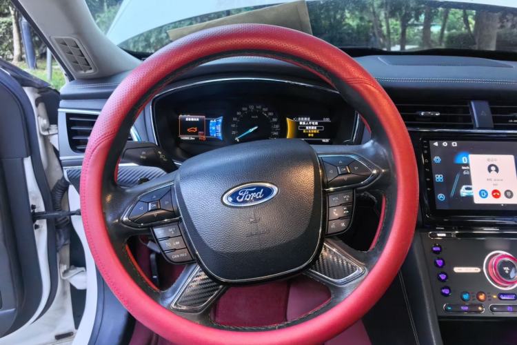 Used Ford Taurus 2015 EcoBoost 245 Luxury Model Steering Wheel