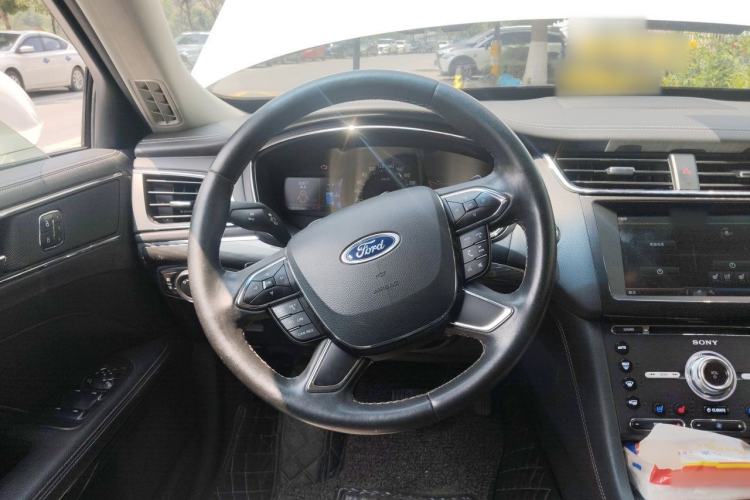 Used Ford Taurus 2015 EcoBoost 245 Luxury Model Steering Wheel
