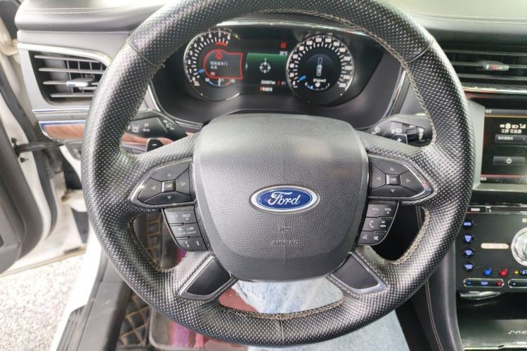 Used Ford Taurus 2015 EcoBoost 325 V6 Flagship Model Steering Wheel