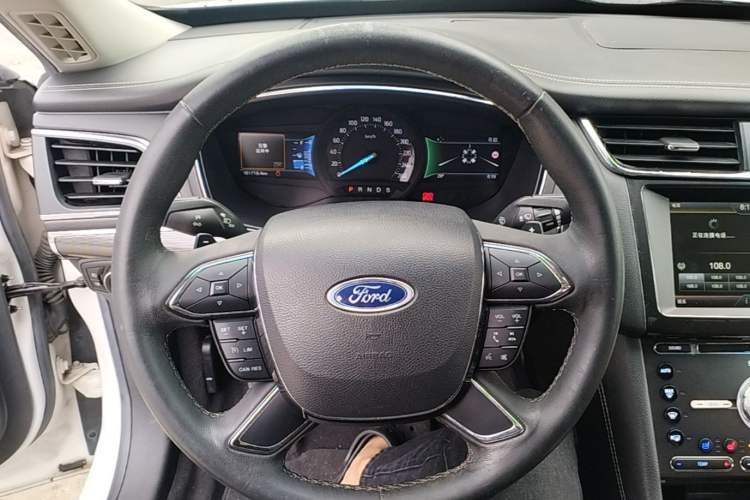Used Ford Taurus 2015 EcoBoost 245 Luxury Model Steering Wheel