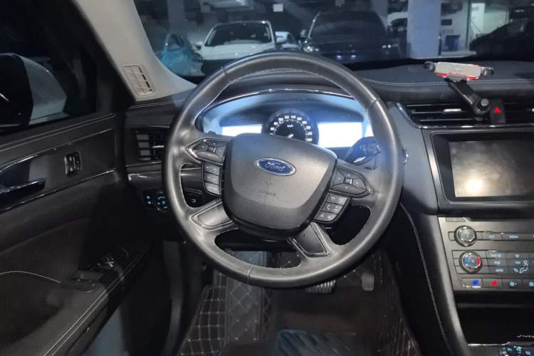 Used Ford Taurus 2015 EcoBoost 245 Fashion Edition Steering Wheel