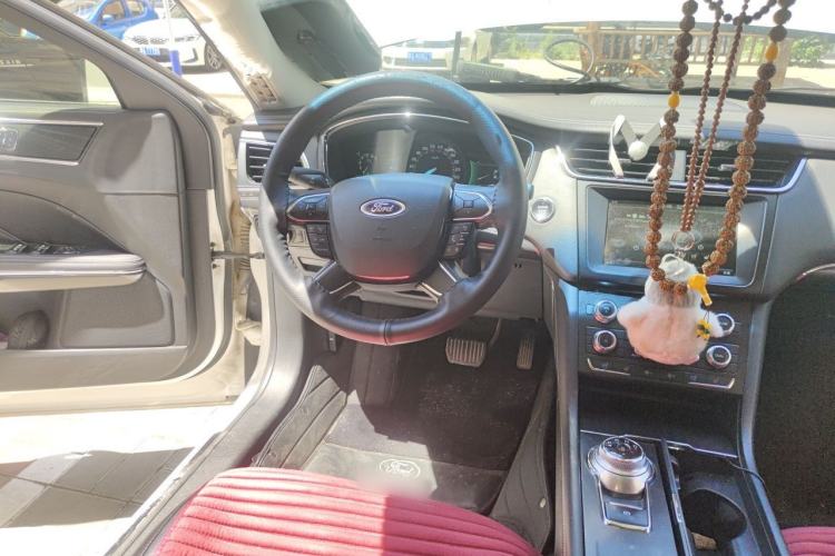 Used Ford Taurus 2015 EcoBoost 245 Fashion Edition Steering Wheel