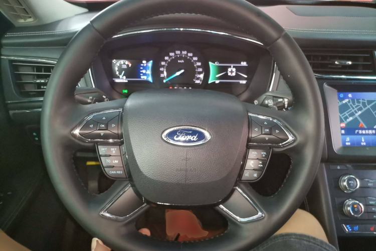 Used Ford Taurus 2015 EcoBoost 245 Fashion Edition Steering Wheel