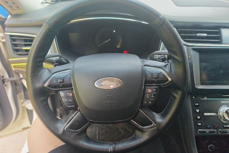 Used Ford Taurus 2015 EcoBoost 245 Luxury Model Steering Wheel