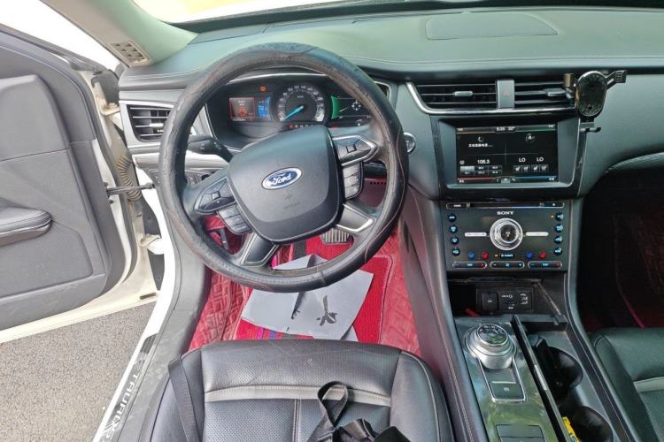Used Ford Taurus 2015 EcoBoost 245 Luxury Model Steering Wheel