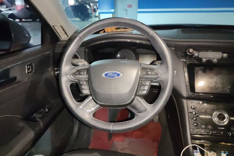 Used Ford Taurus 2015 EcoBoost 245 Fashion Edition Steering Wheel
