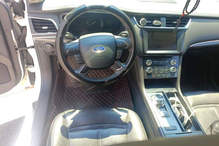 Used Ford Taurus 2015 EcoBoost 245 Fashion Edition Steering Wheel