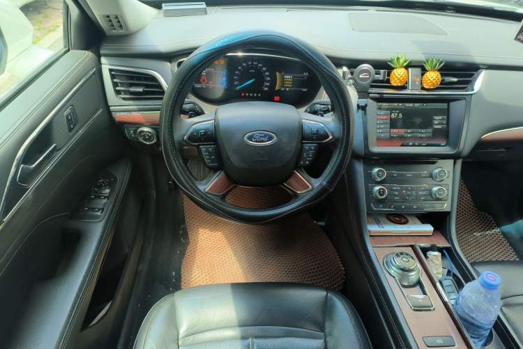 Used Ford Taurus 2015 EcoBoost 245 Fashion Edition Steering Wheel