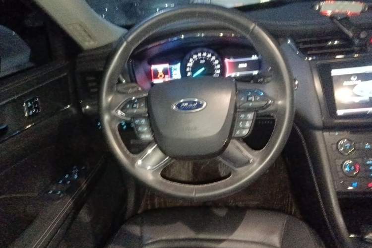 Used Ford Taurus 2015 EcoBoost 245 Fashion Edition Steering Wheel