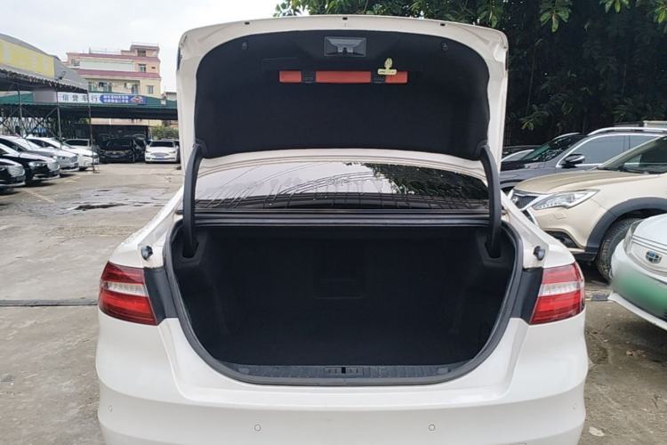Used Ford Taurus 2015 EcoBoost 245 Luxury Model Trunk
