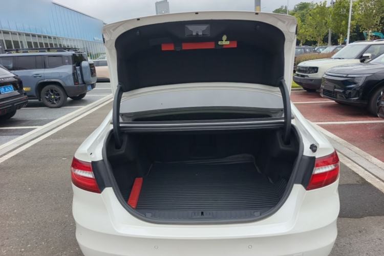 Used Ford Taurus 2015 EcoBoost 245 Luxury Model Trunk