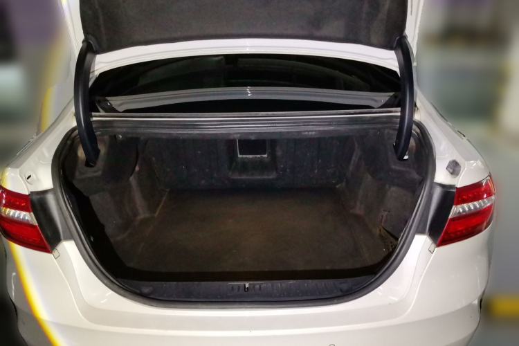 Used Ford Taurus 2015 EcoBoost 245 Ultimate Model Trunk