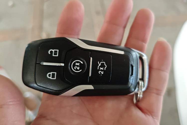 Used Ford Taurus 2015 EcoBoost 325 V6 Flagship Model Vehicle Key