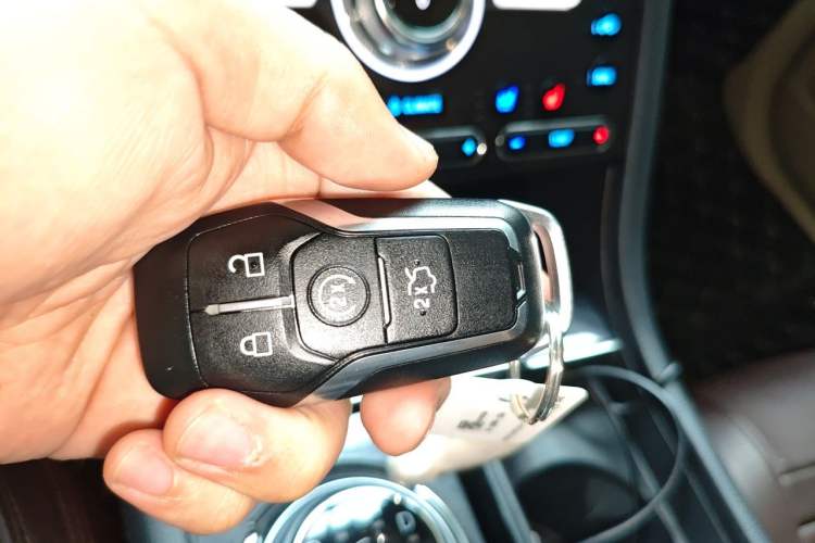 Used Ford Taurus 2015 EcoBoost 245 Luxury Model Vehicle Key