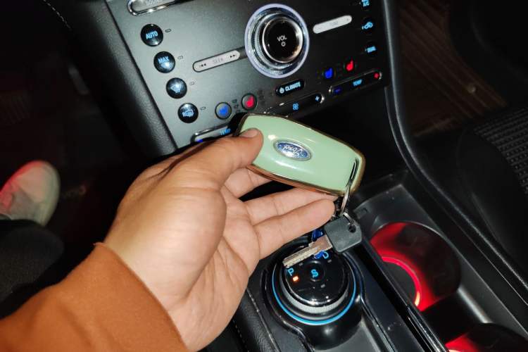 Used Ford Taurus 2015 EcoBoost 245 Luxury Model Vehicle Key