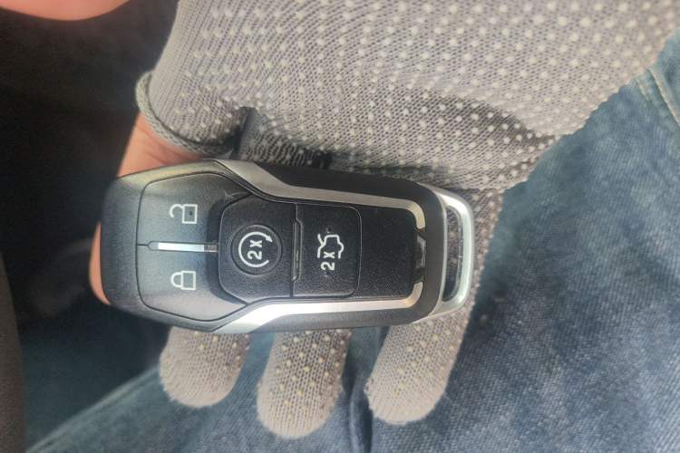 Used Ford Taurus 2015 EcoBoost 245 Fashion Edition Vehicle Key