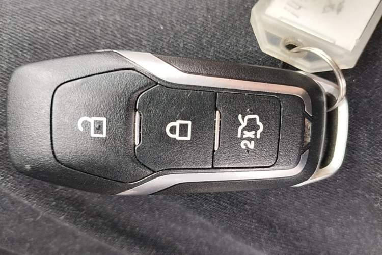 Used Ford Taurus 2015 EcoBoost 245 Luxury Model Vehicle Key