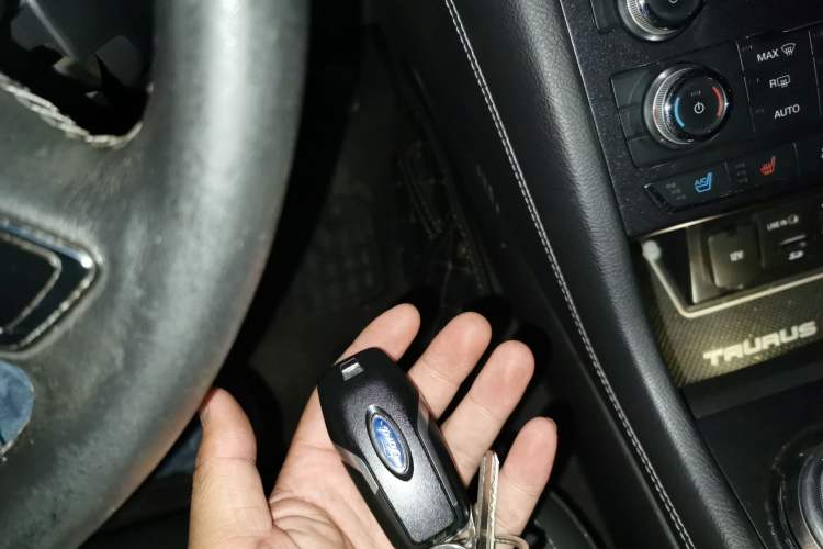 Used Ford Taurus 2015 EcoBoost 245 Fashion Edition Vehicle Key