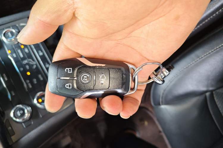 Used Ford Taurus 2015 EcoBoost 245 Fashion Edition Vehicle Key