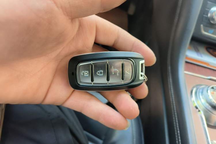 Used Ford Taurus 2015 EcoBoost 245 Fashion Edition Vehicle Key