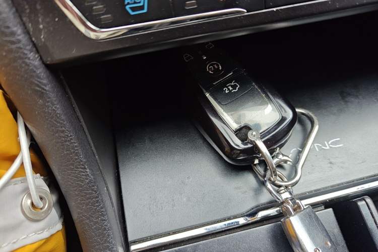 Used Ford Taurus 2015 EcoBoost 245 Fashion Edition Vehicle Key