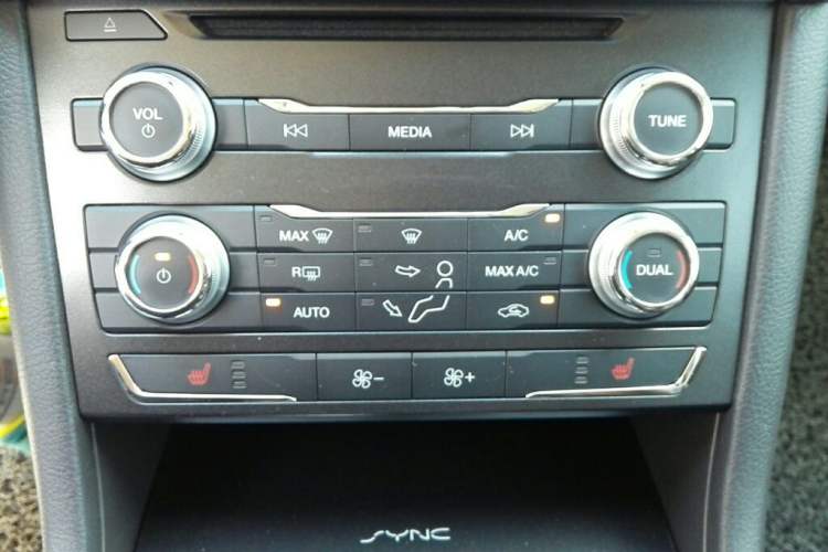 Used Ford Taurus 2016 EcoBoost 180 Luxury Model AC Panel