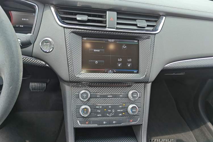 Used Ford Taurus 2016 EcoBoost 180 Luxury Model Audio And AC Panel