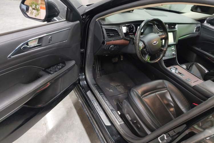 Used Ford Taurus 2016 EcoBoost 180 Luxury Model Driver Seat
