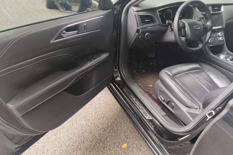 Used Ford Taurus 2016 EcoBoost 180 Luxury Model Driver Seat