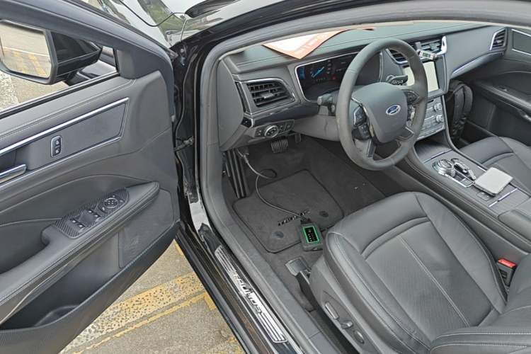 Used Ford Taurus 2016 EcoBoost 180 Luxury Model Driver Seat